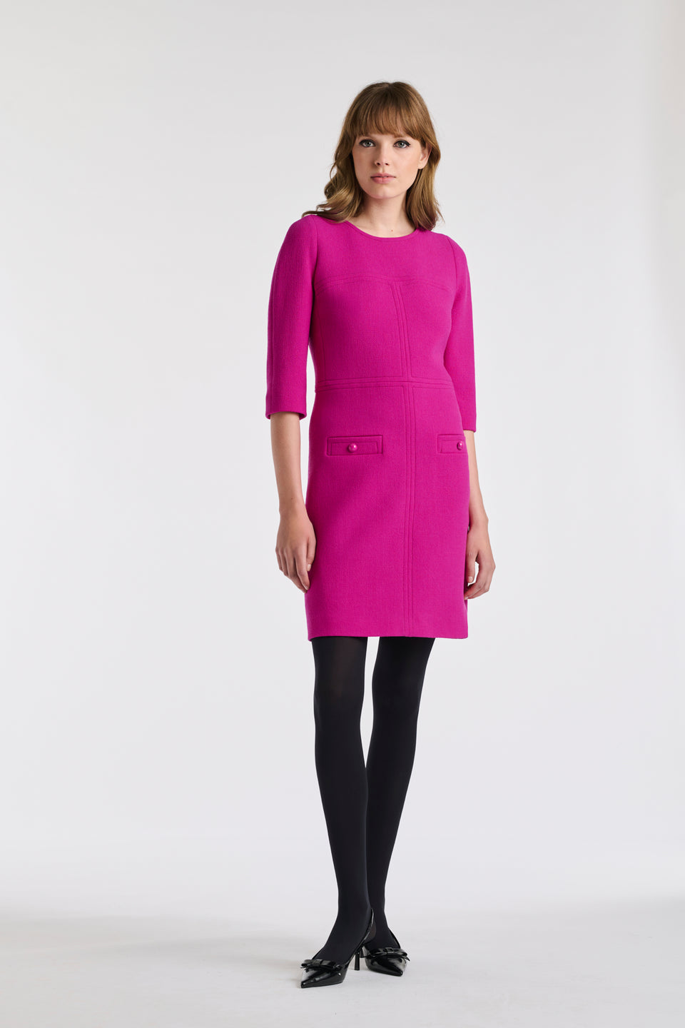 Robe en crêpe de laine surpiquée