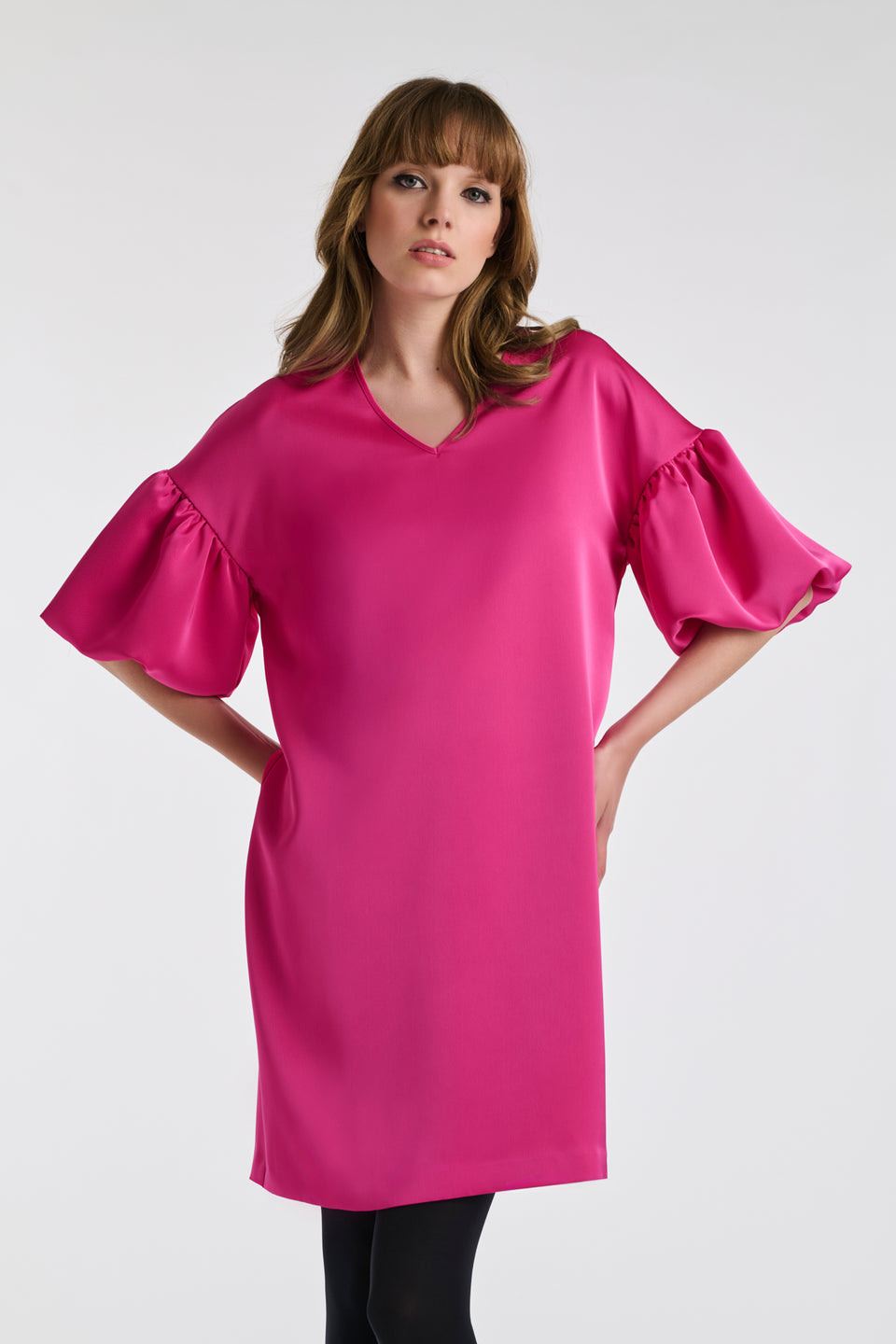 Robe en satin manches bouffantes