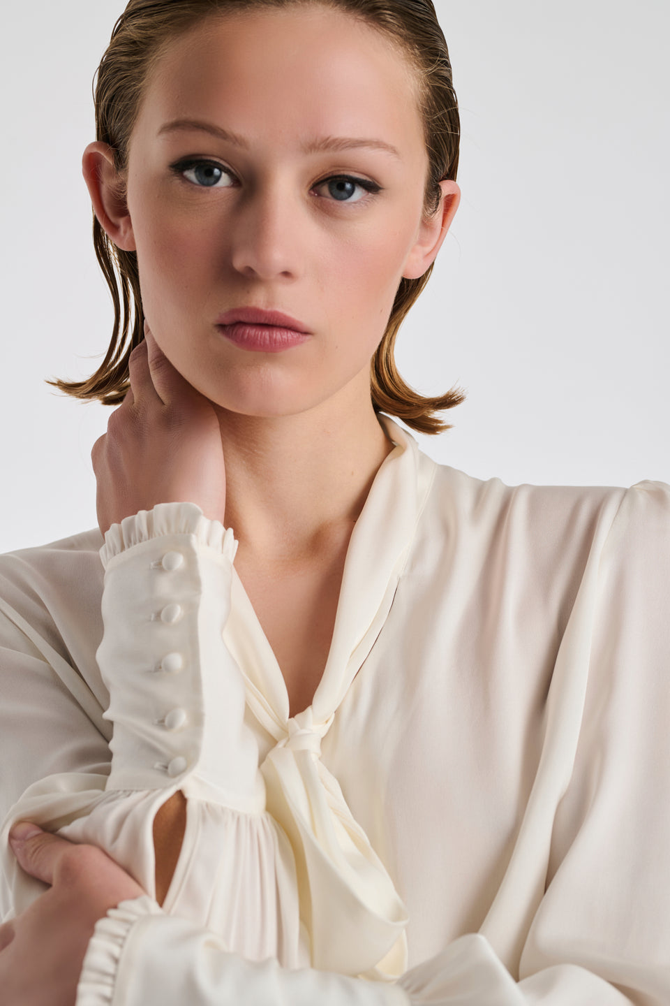 Chemise lavallière en soie