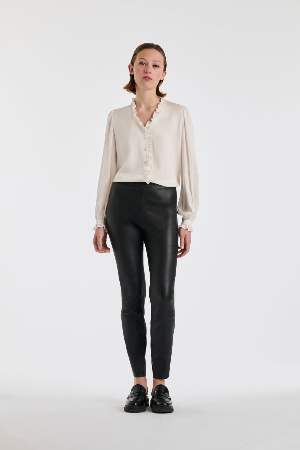 Chemise à volants en soie