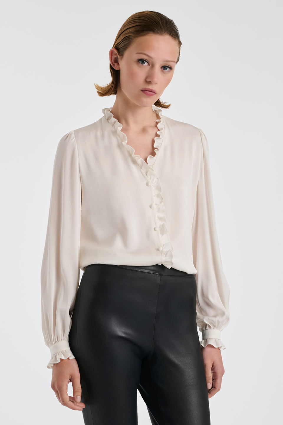 Chemise à volants en soie