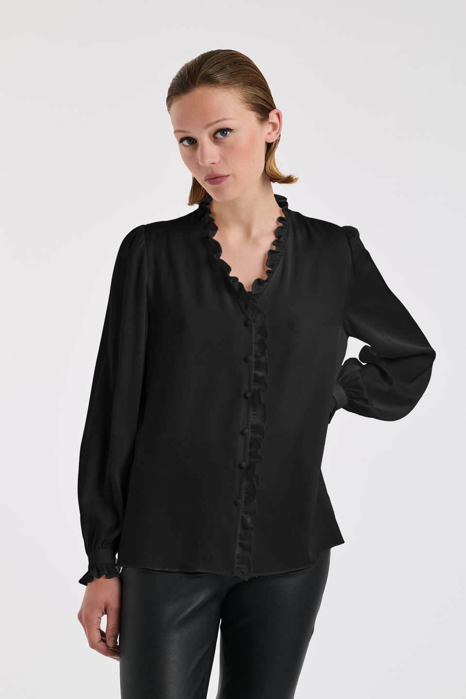 Chemise à volants en soie