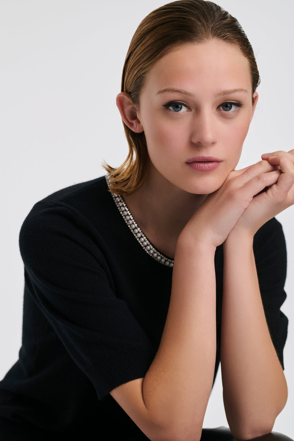 Pull à col perles et strass