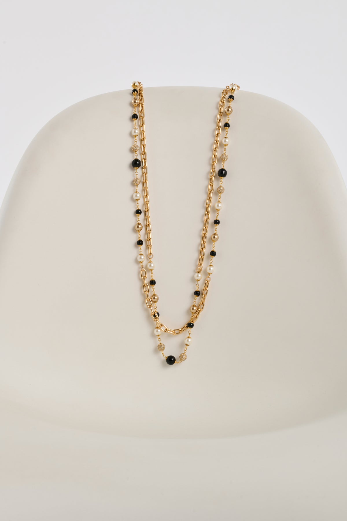 Long double chain necklace with pearls