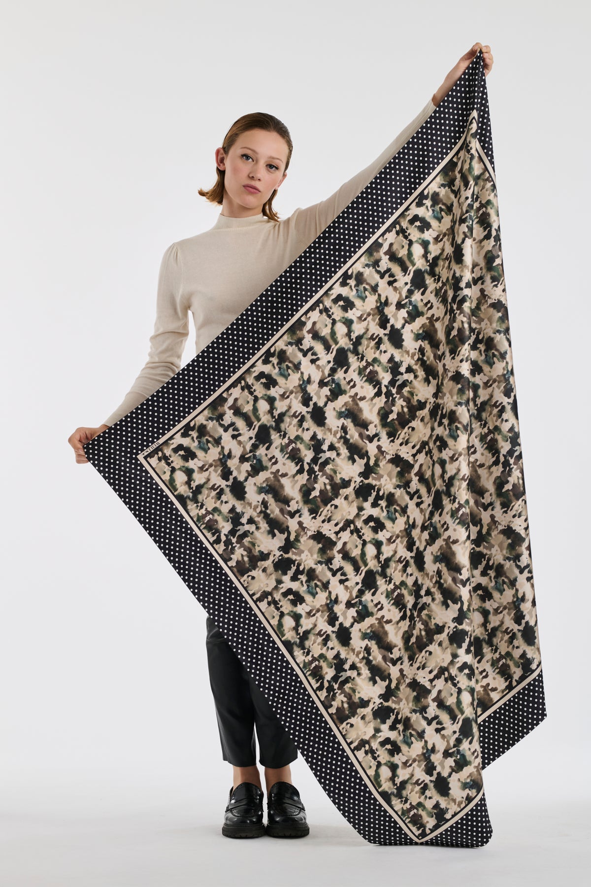 Foulard en soie imprimé camoufflage