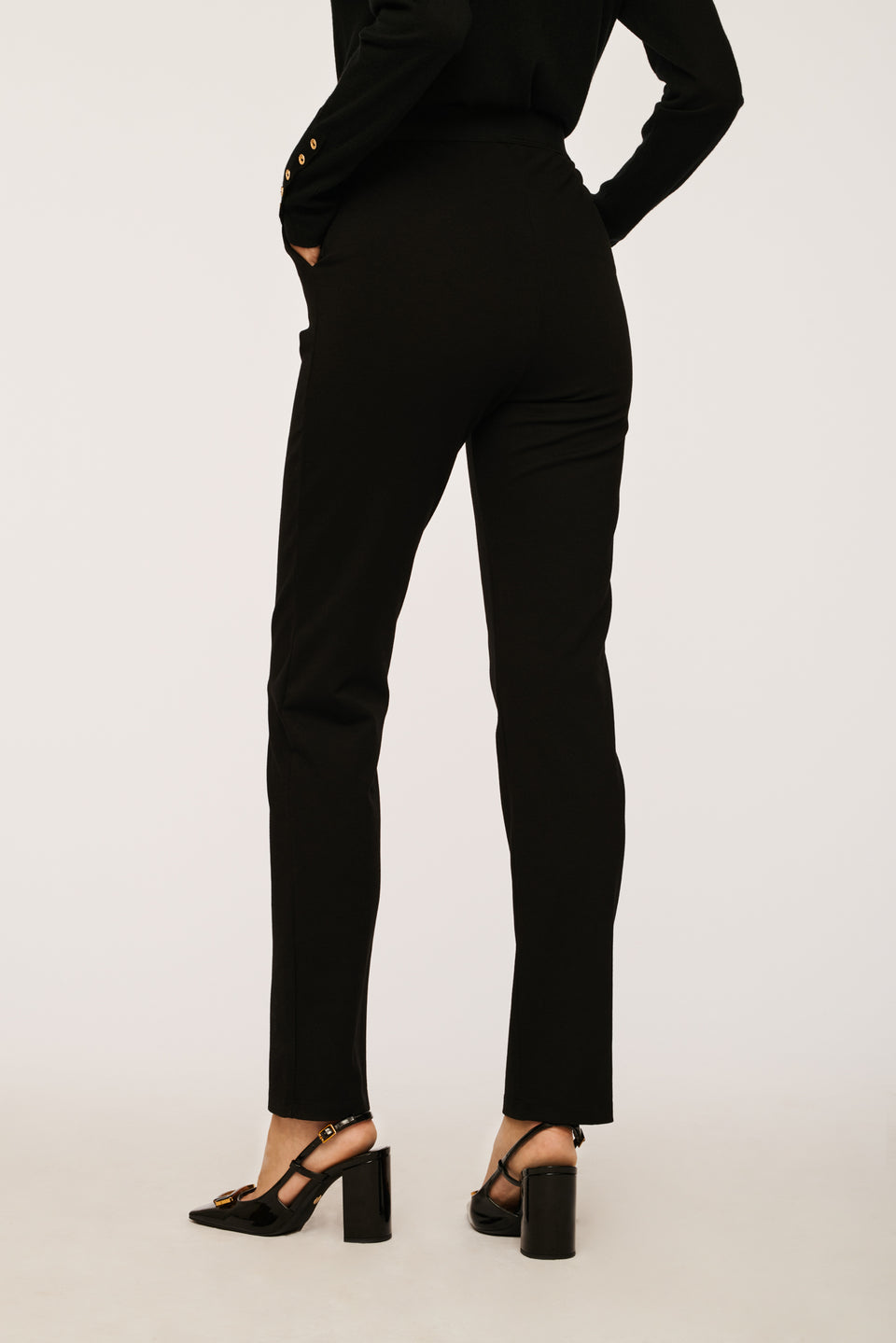 Pantalon cigarette élastiqué en jersey