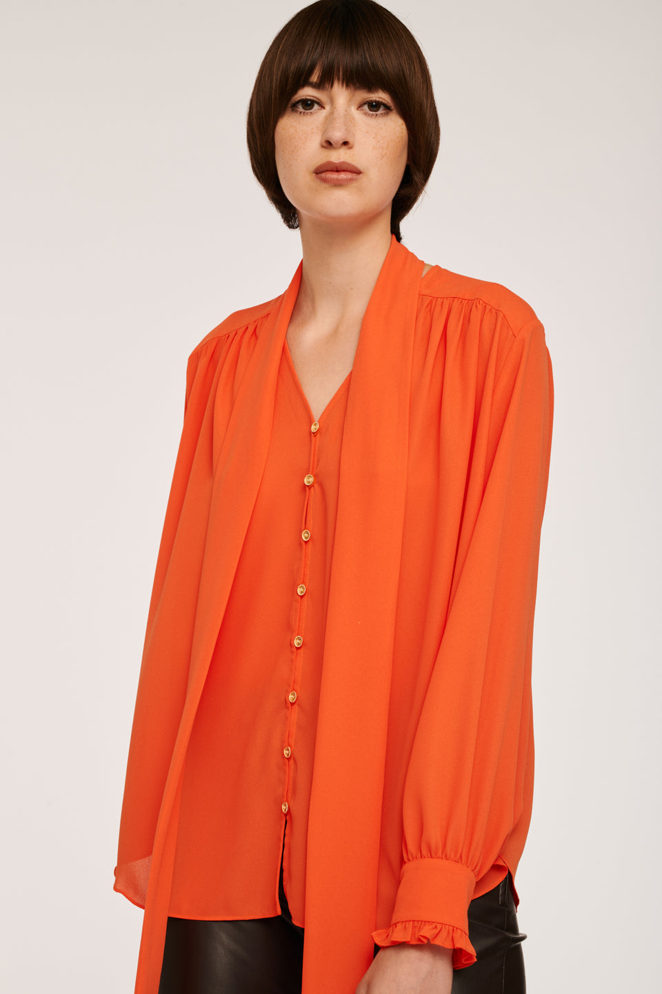 Chemise lavallière