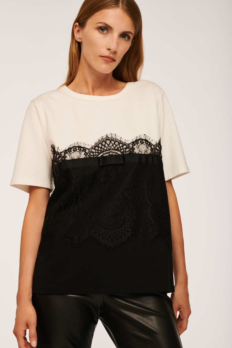 T-shirt bi-matière en dentelle