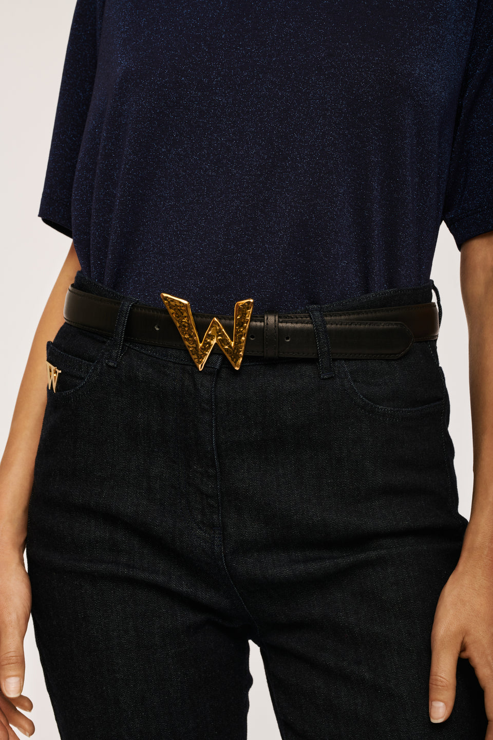 Ceinture en cuir et boucle W