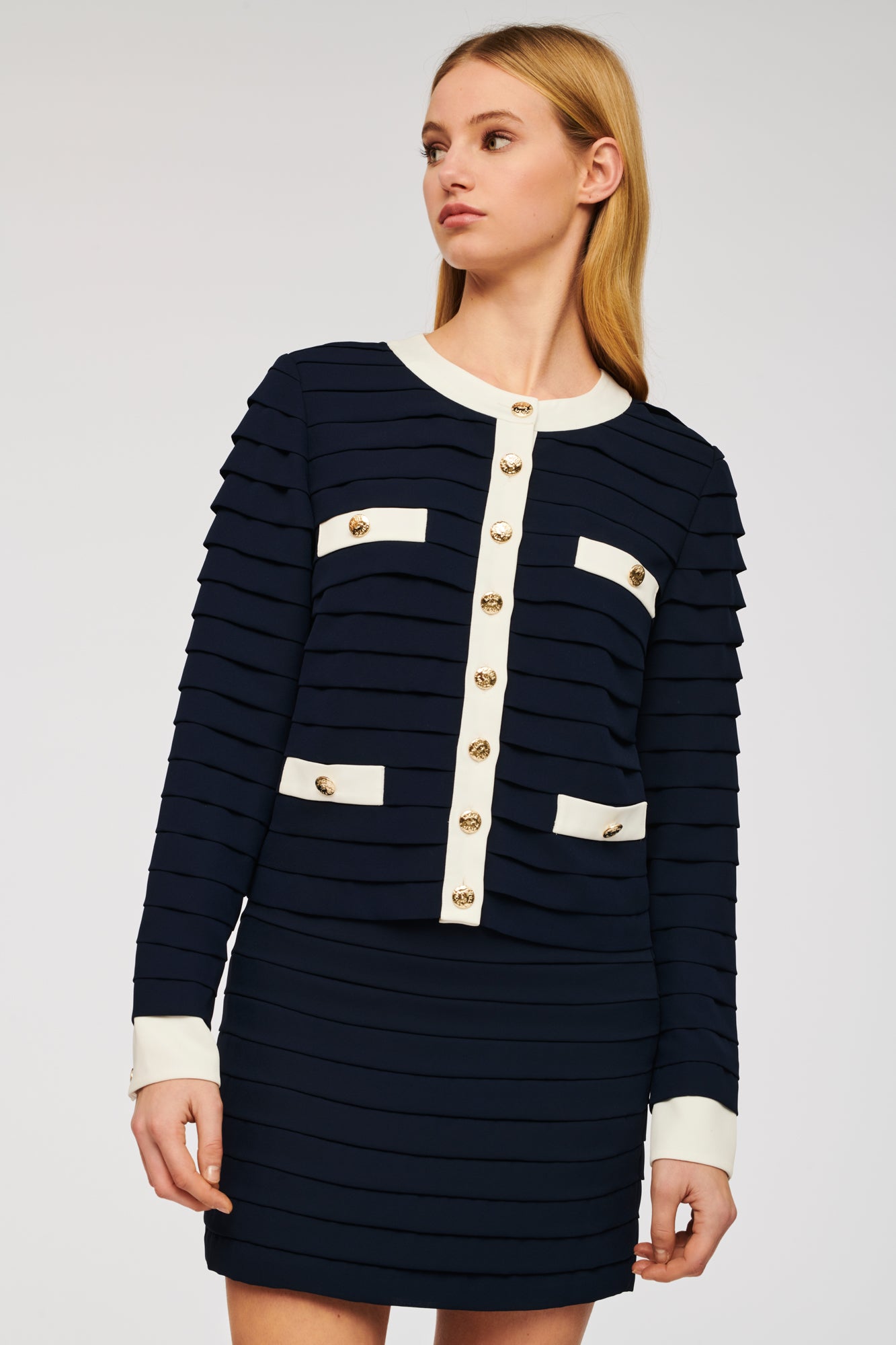 Rippling pleated jacket