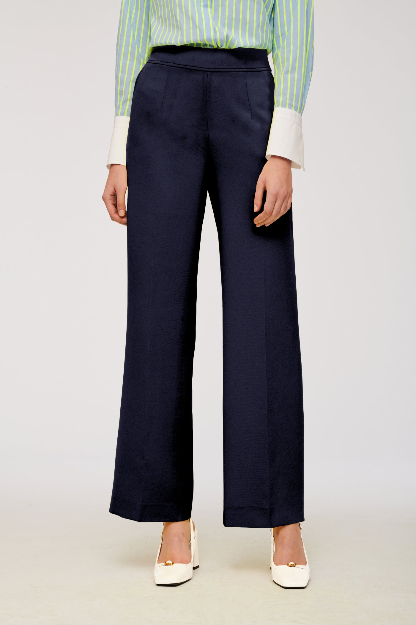 Wide-leg crêpe trousers 