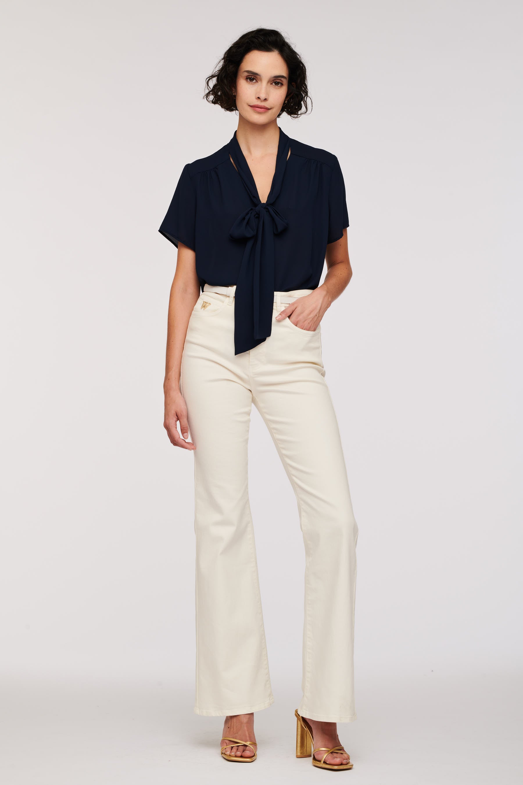 Short-sleeved pussy bow blouse