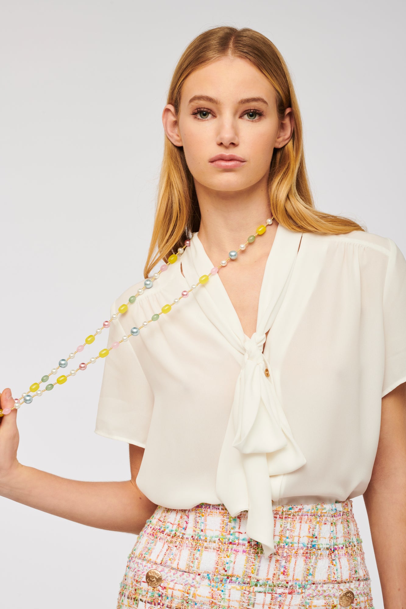 Short-sleeved pussy bow blouse