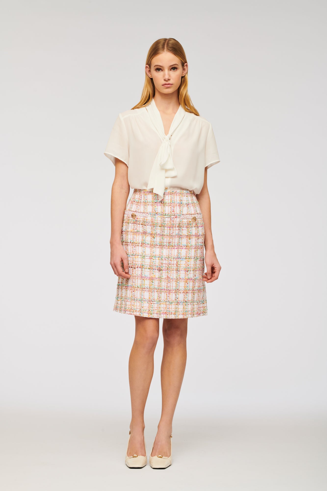 Blouse lavallière à manches courtes