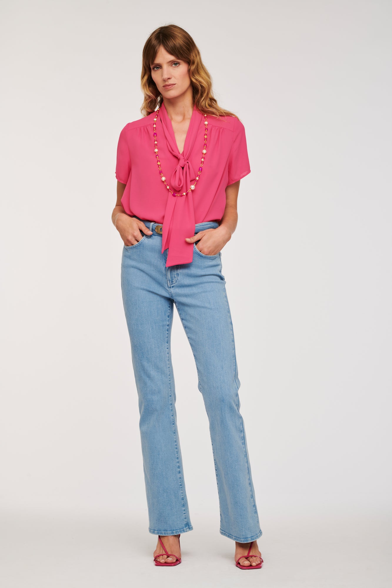 Blouse lavallière à manches courtes