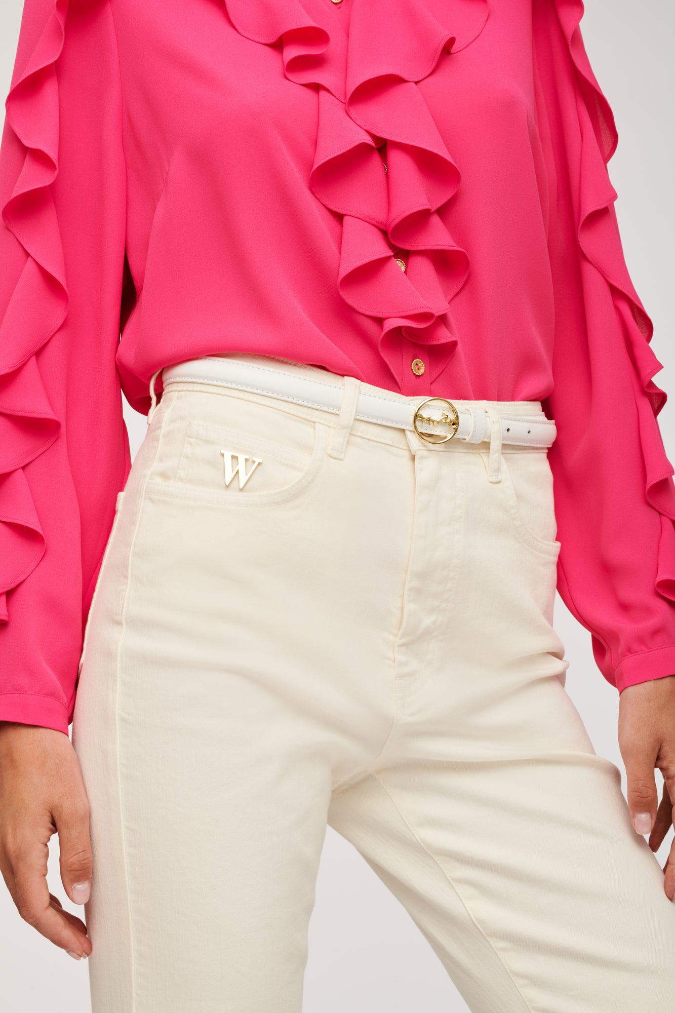 Leather belt with carriage buckle