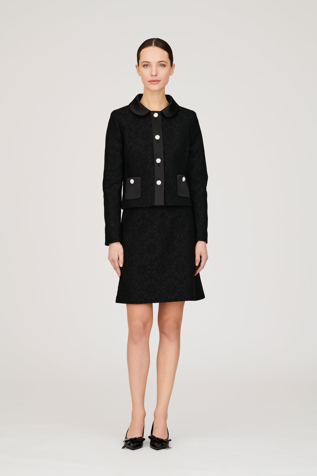 Veste en dentelle et satin noire