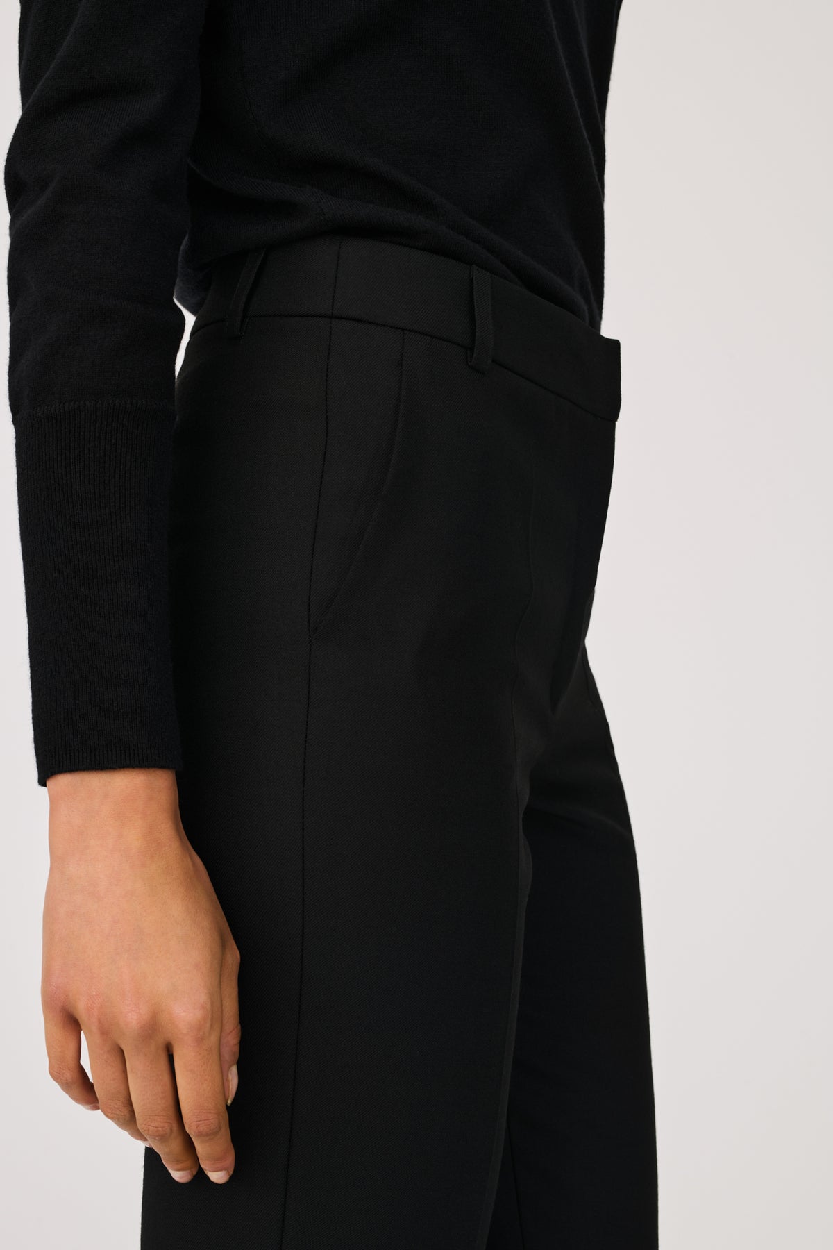 Pantalon cigarette en microfibre