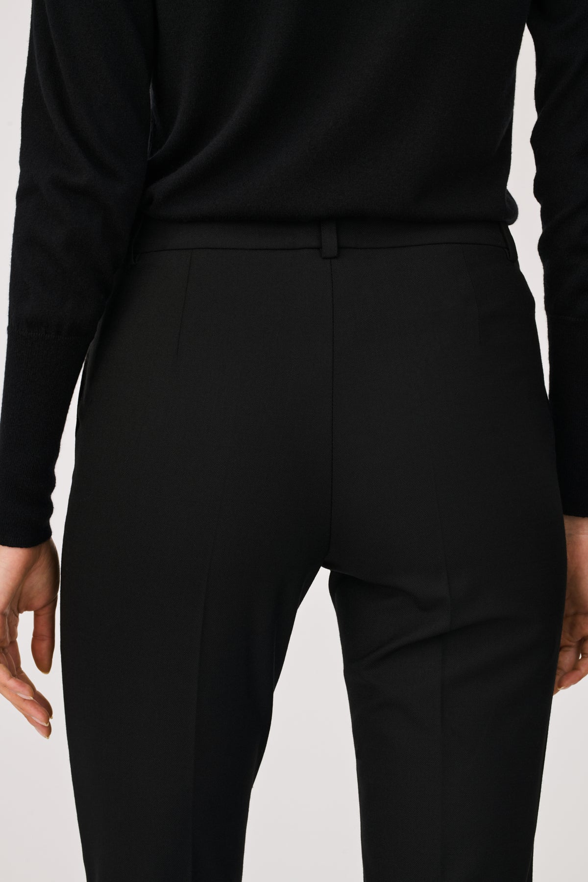 Pantalon cigarette en microfibre
