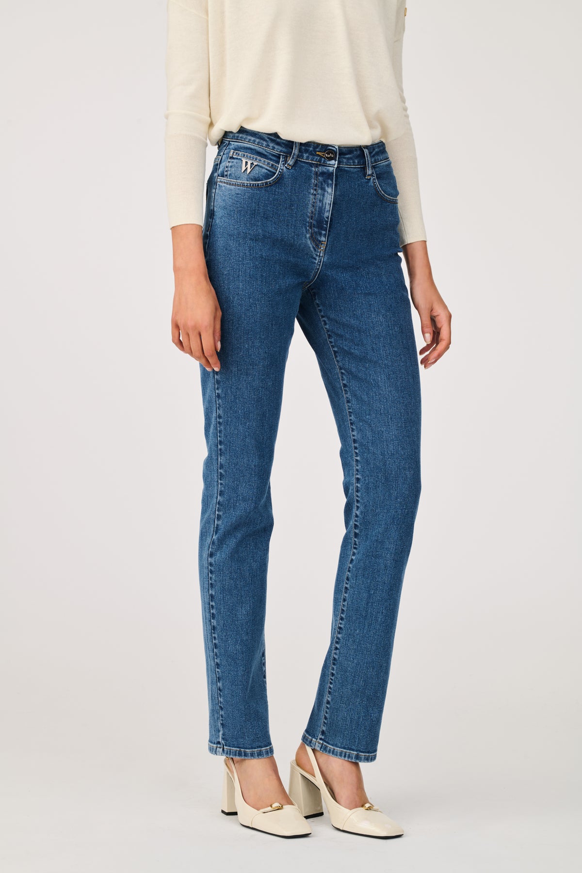 Straight-leg jeans 