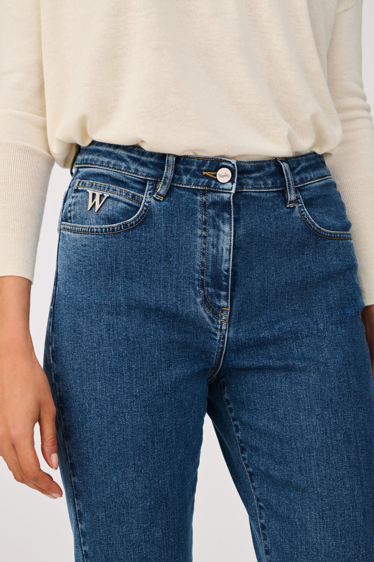 Straight-leg jeans 