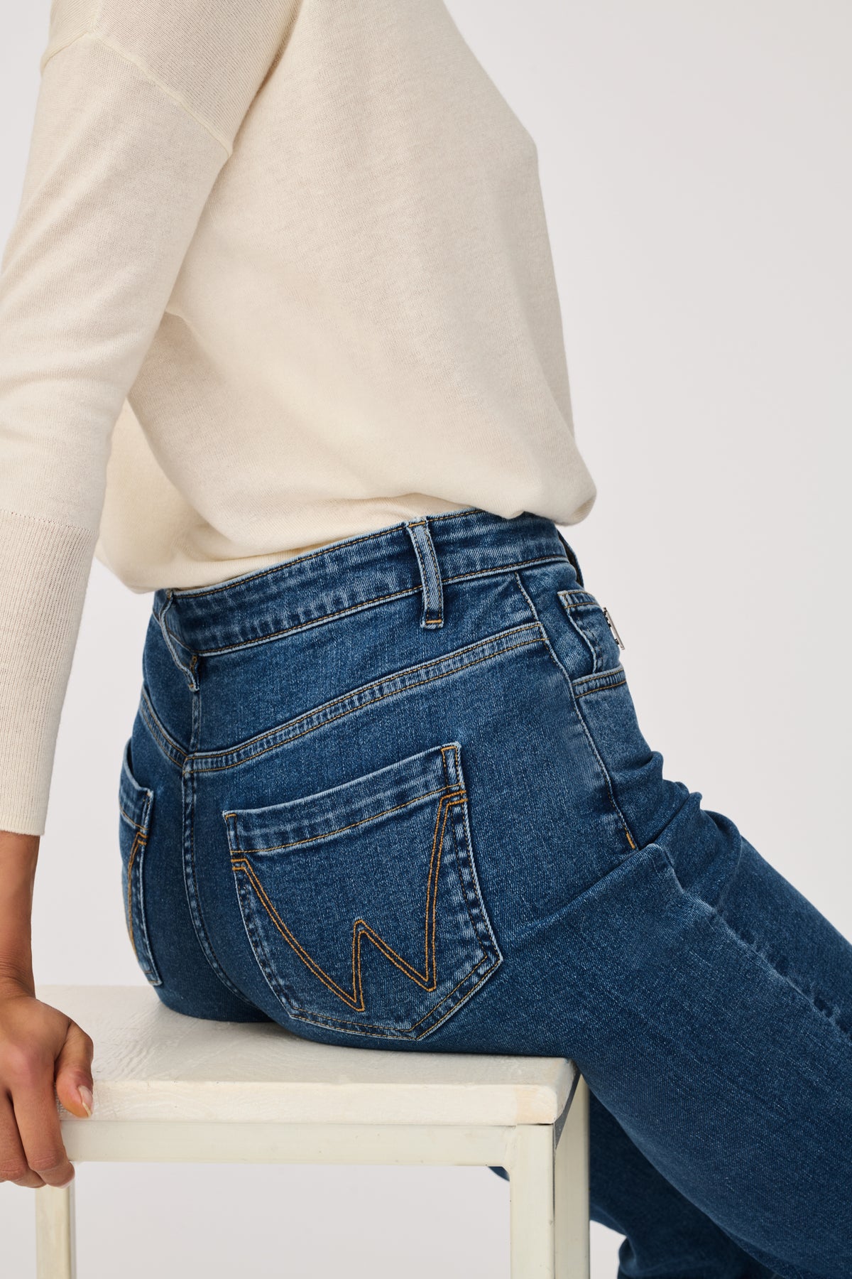 Straight-leg jeans 