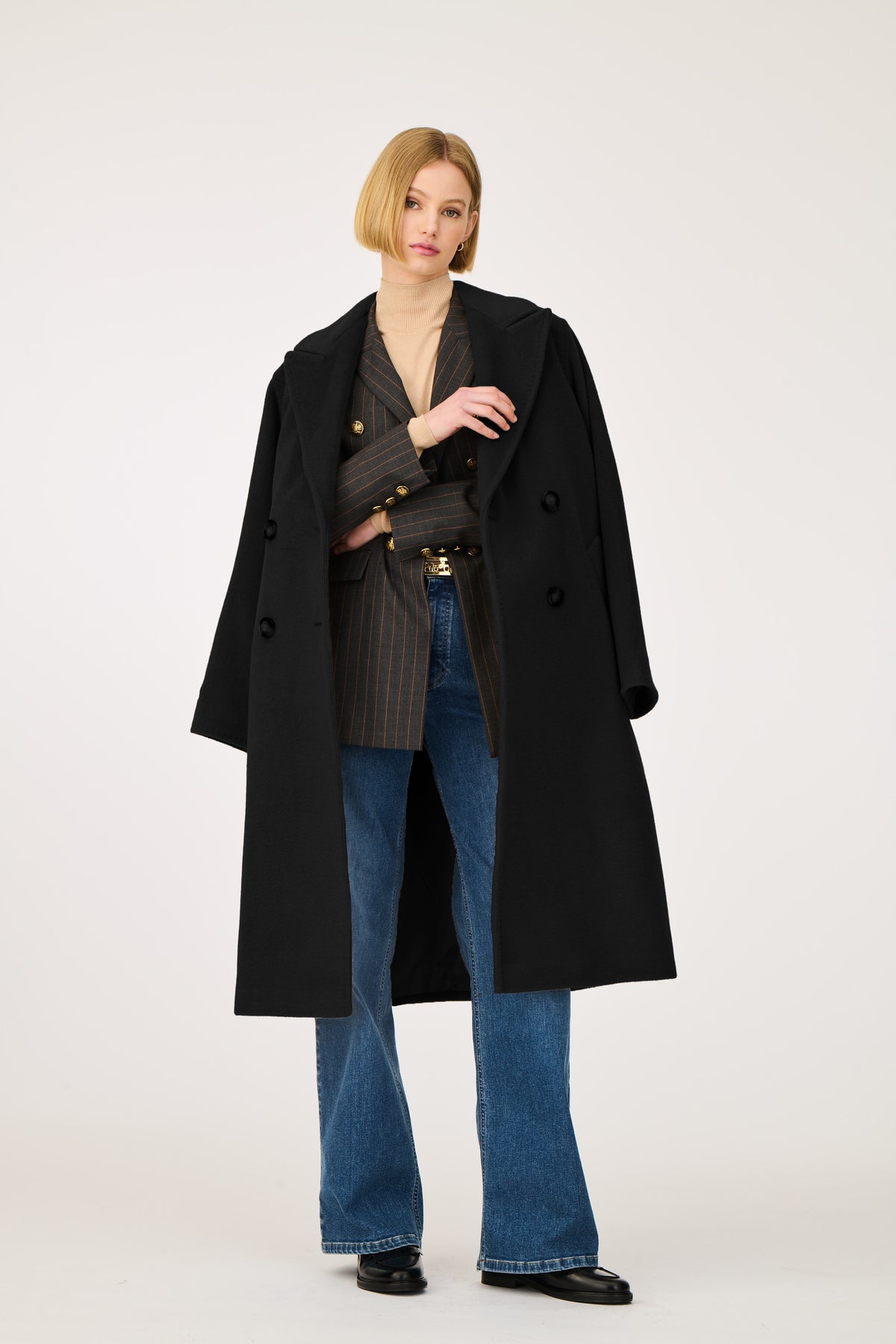 Manteau à double boutonnage en laine vierge