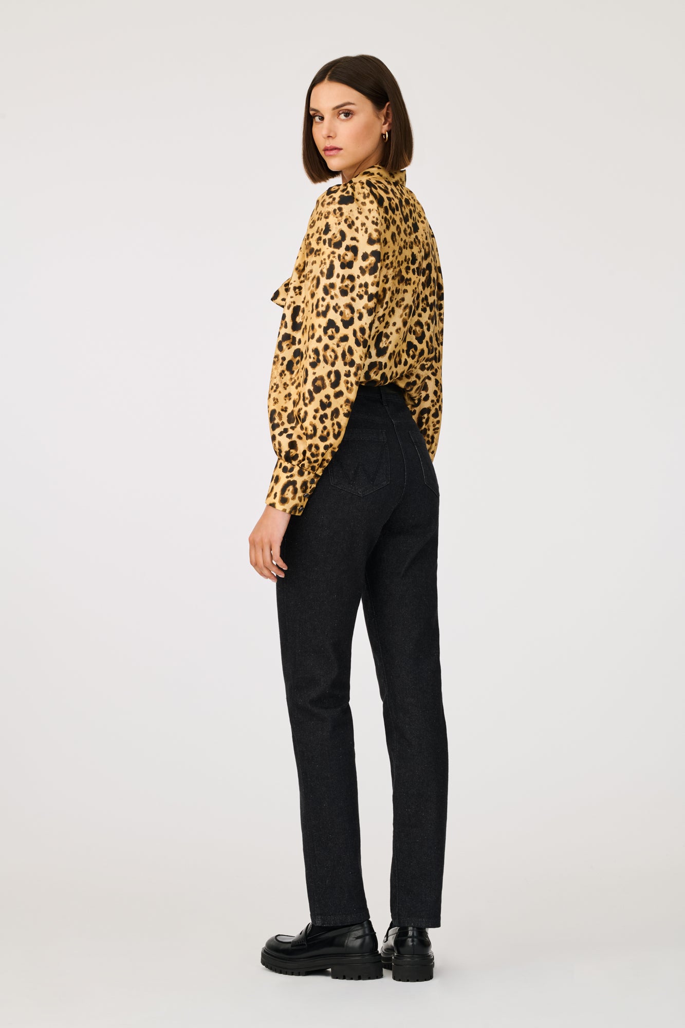 Pussy bow shirt in leopard print silk