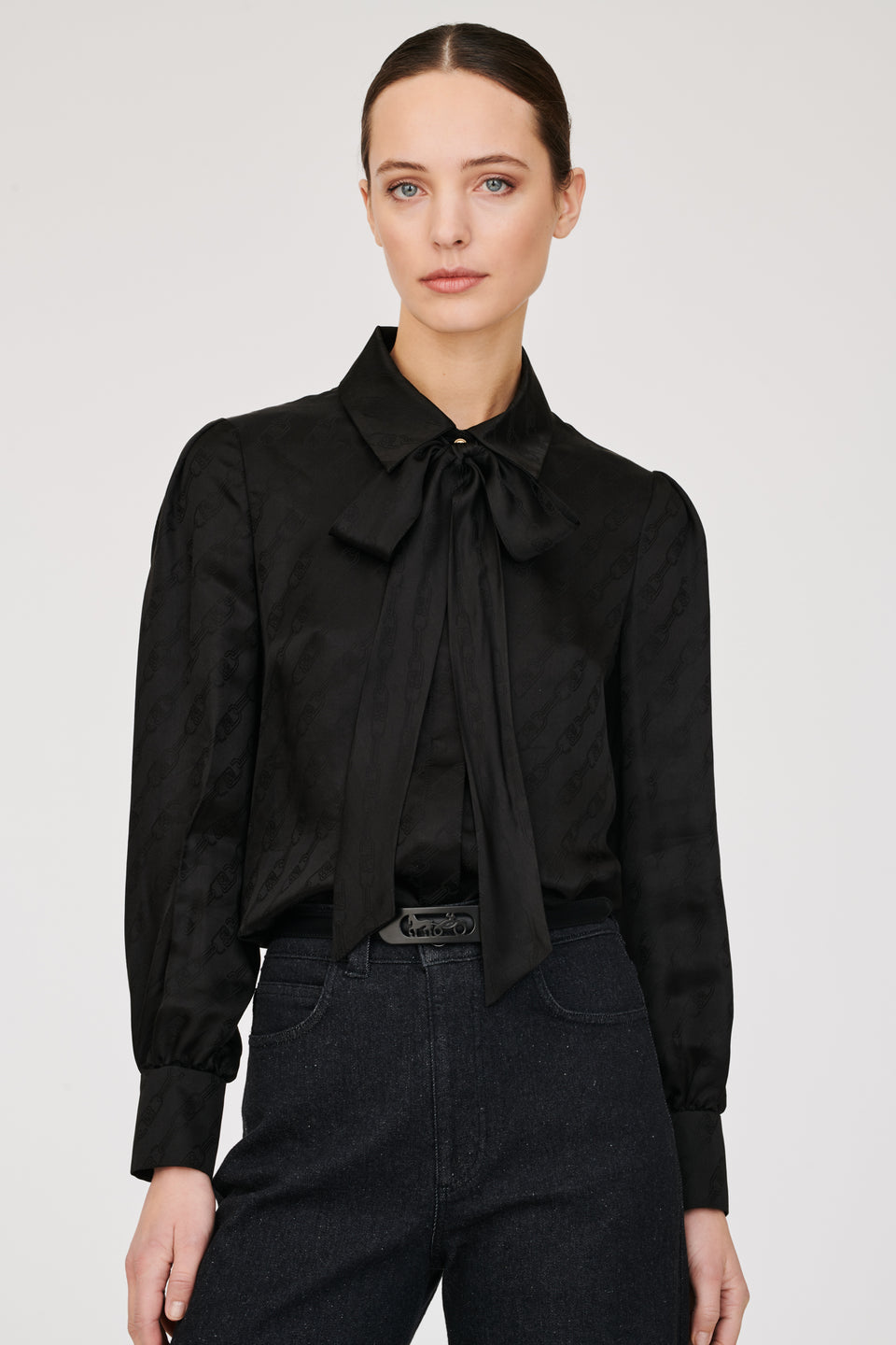 Chemise lavallière en jacquard de soie