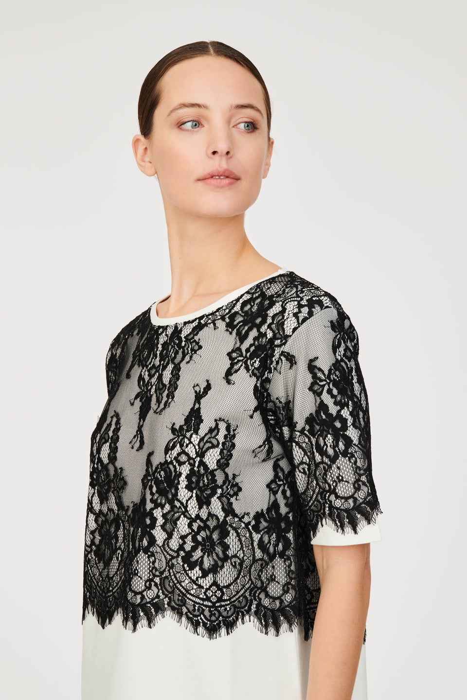 T-shirt bi-matière en dentelle