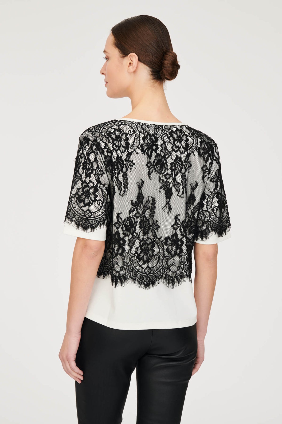 T-shirt bi-matière en dentelle