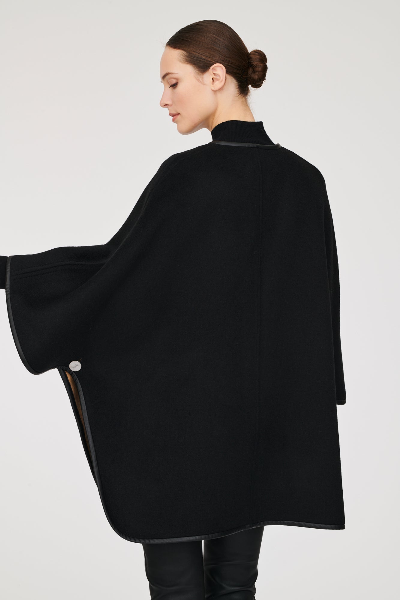 Cape en laine double face