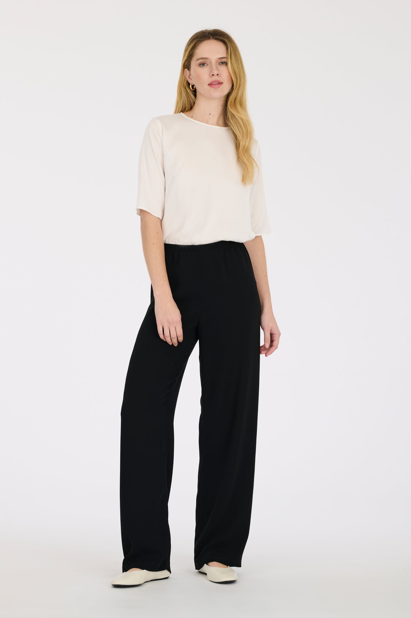 Wide-leg elasticated trousers