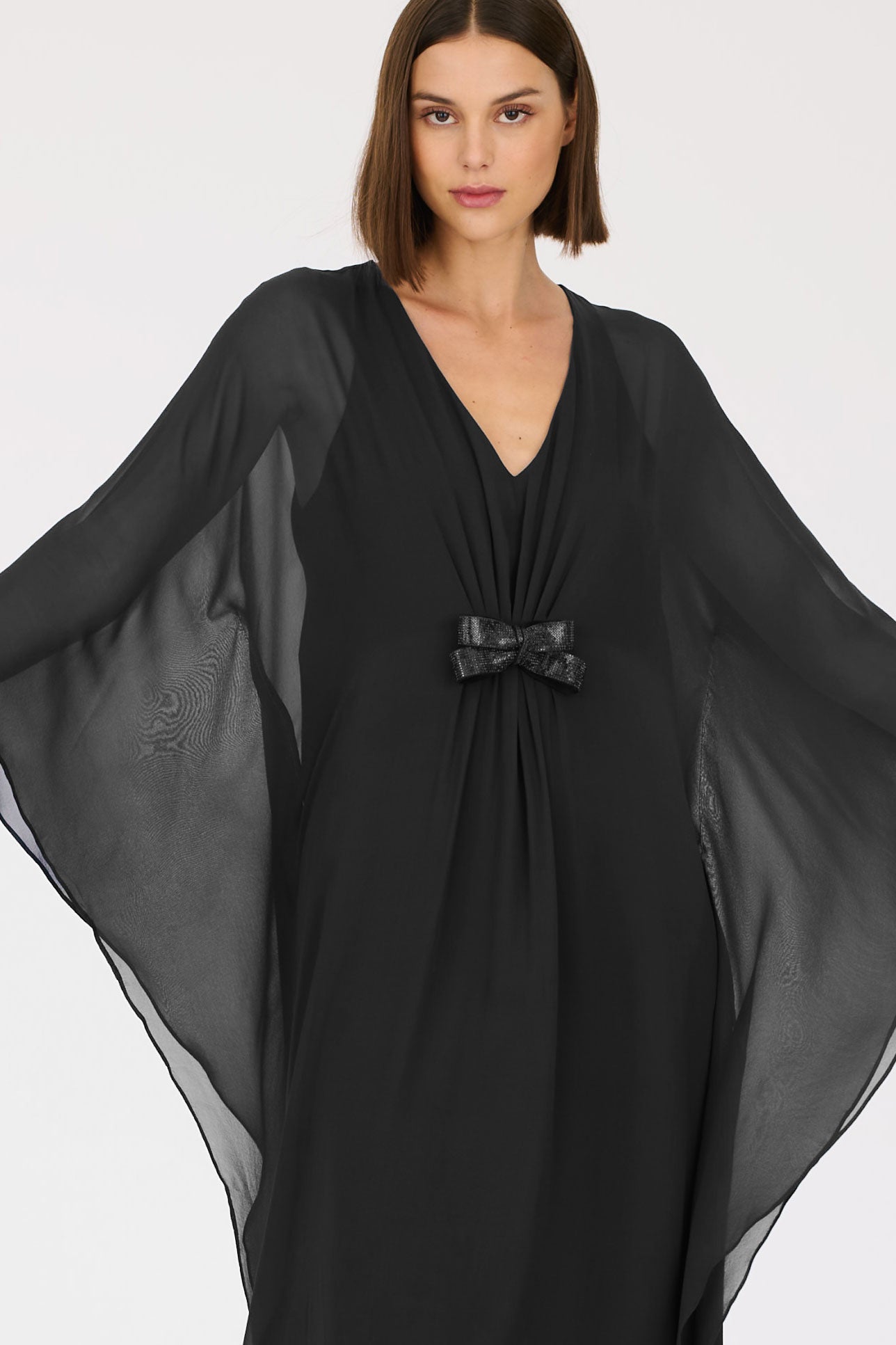 Long cocktail dress with jewelled bow