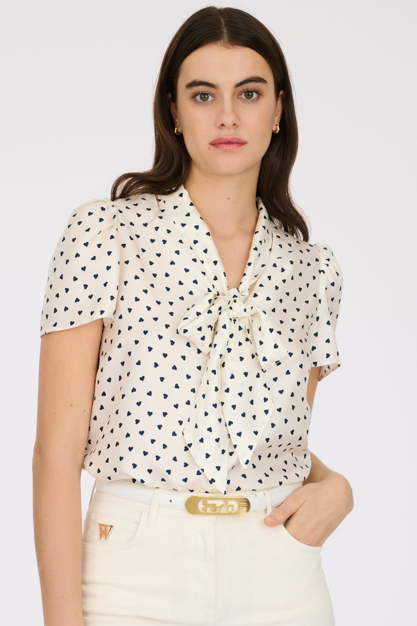 Short-sleeved pussycat bow blouse with heart print