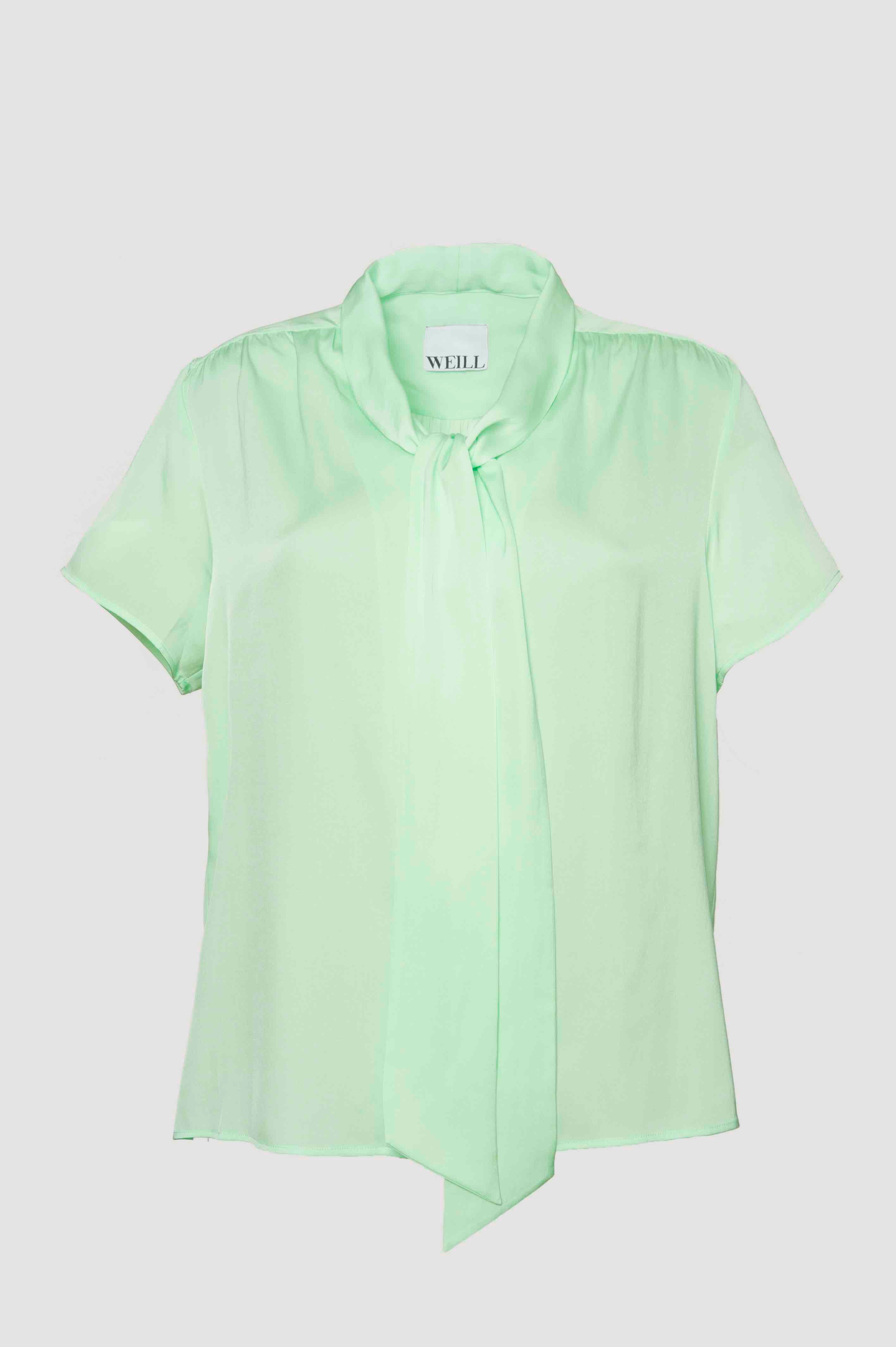 Short-sleeved pussycat bow blouse 