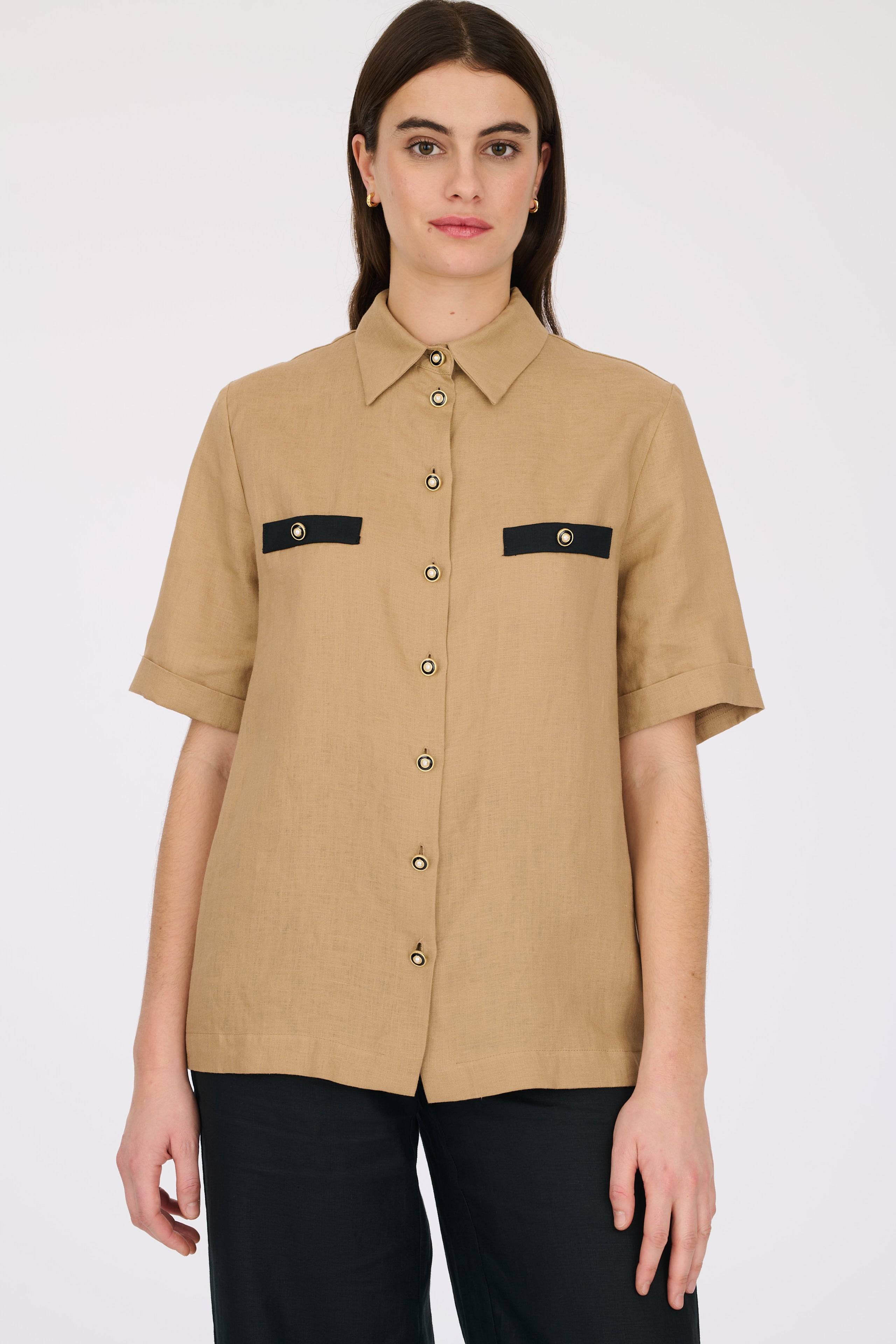 Short-sleeved linen shirt