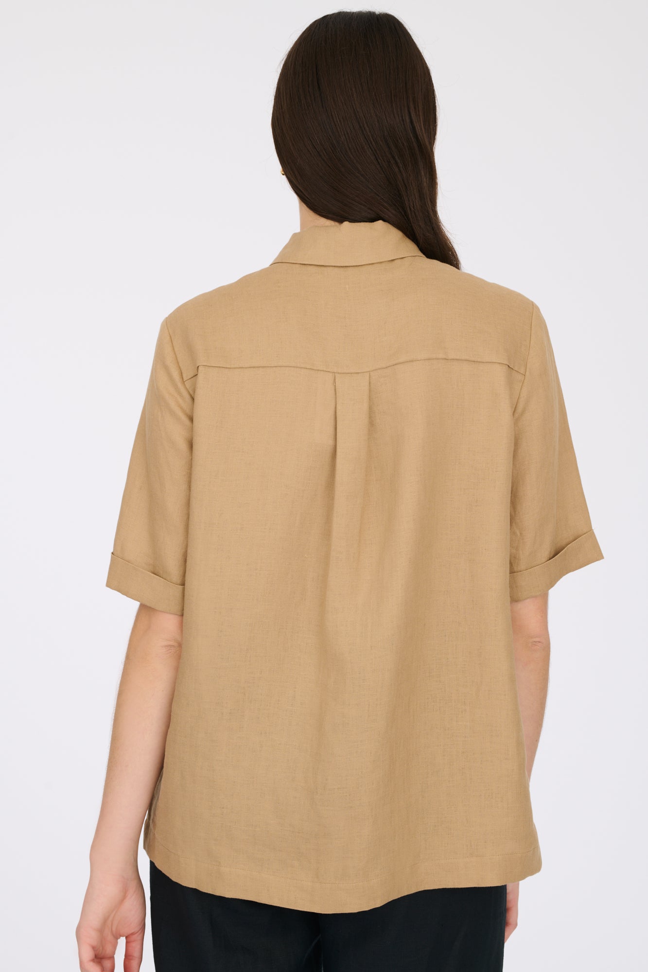 Short-sleeved linen shirt