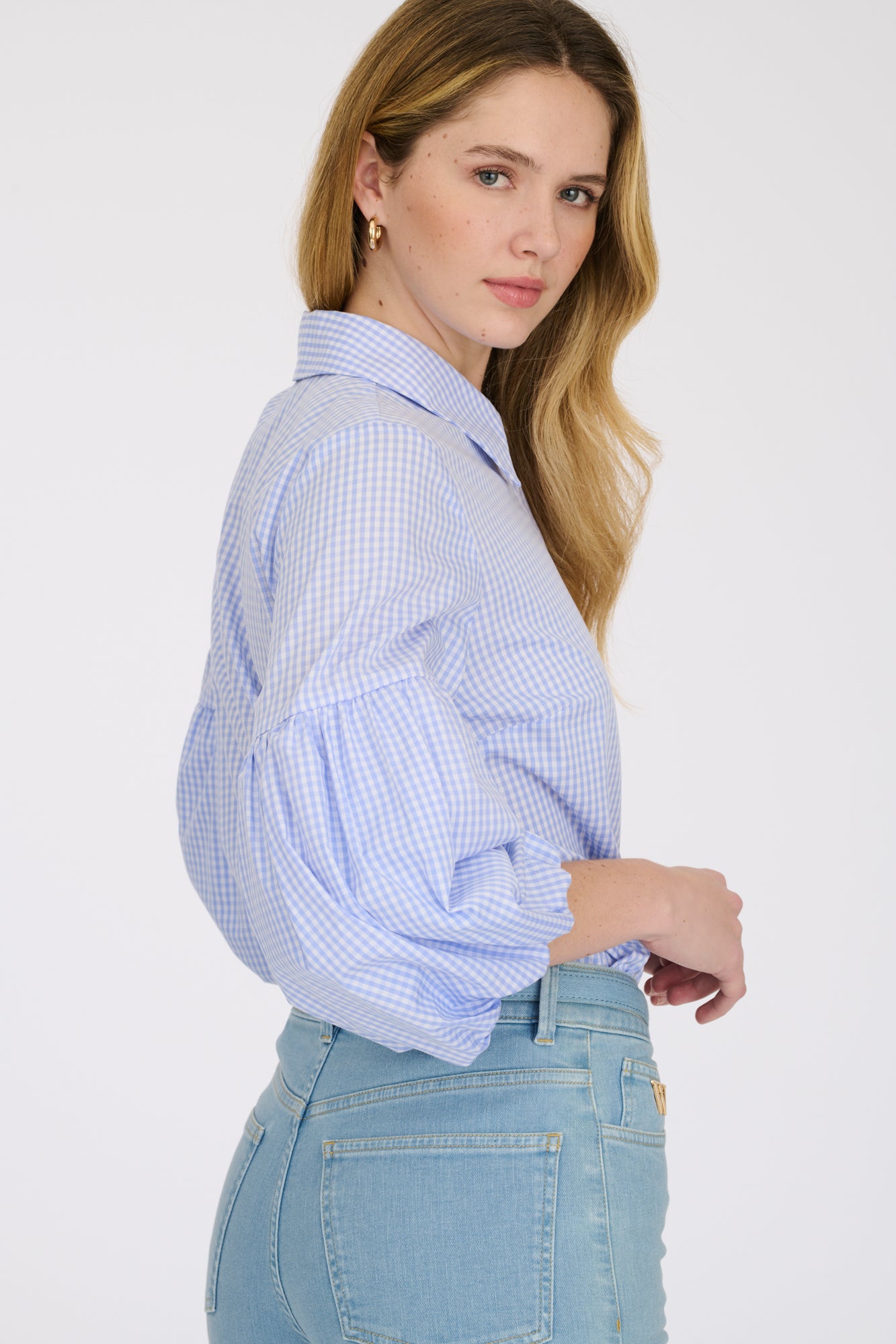 Puff-sleeved gingham shirt