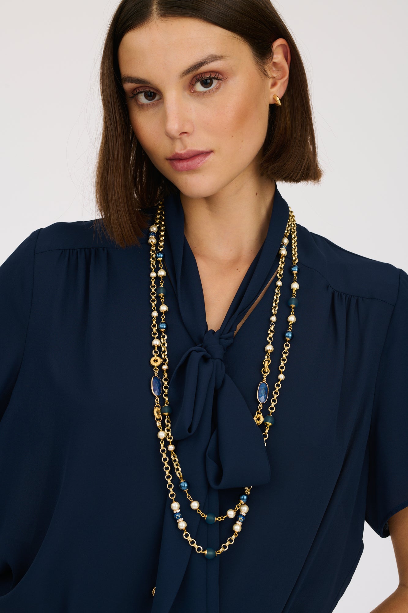 Double necklace with blue pearls 