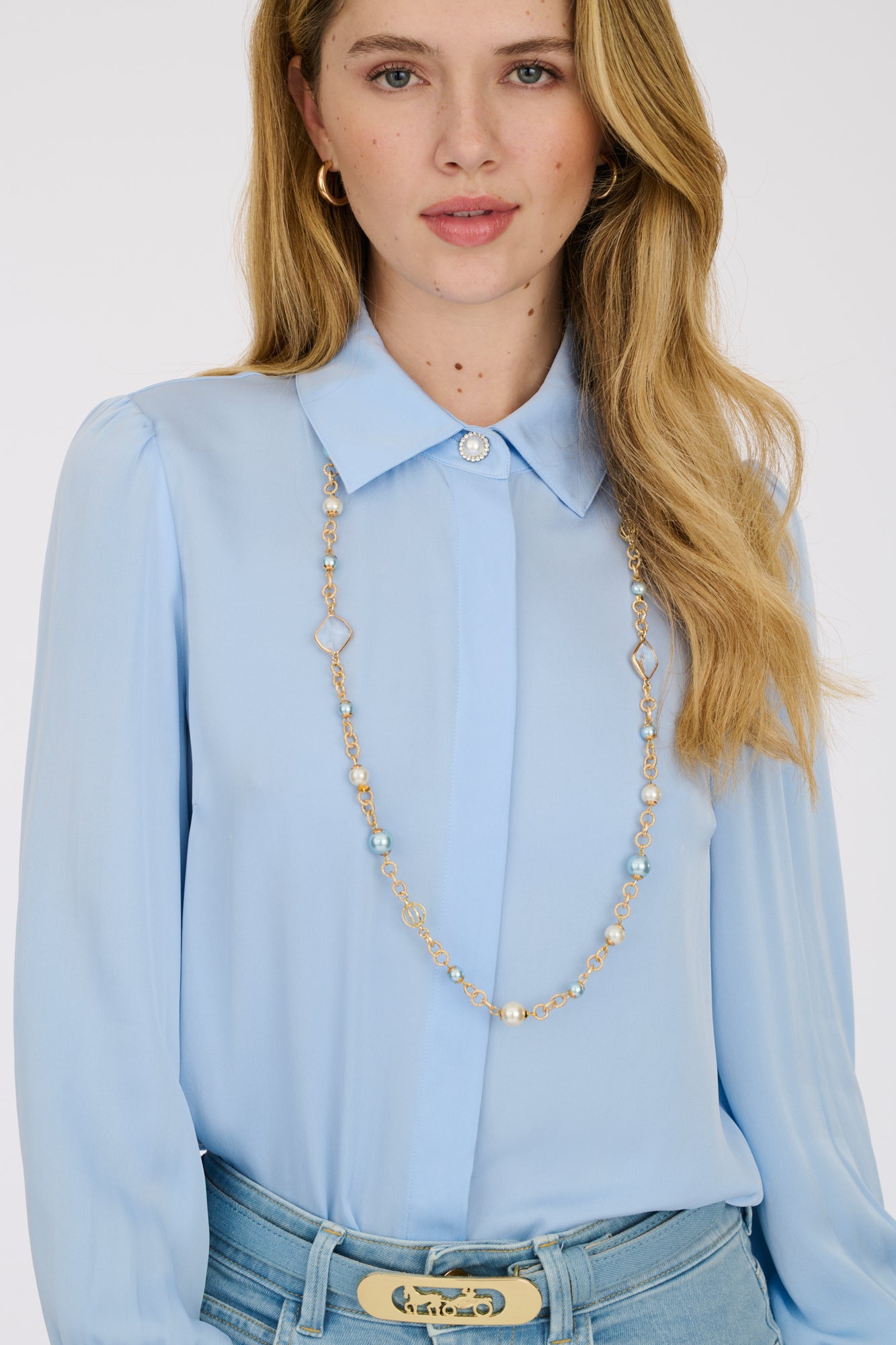 Long necklace in pearls and brilliant chains 