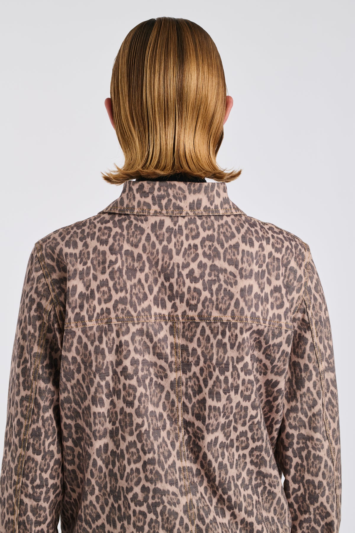 Veste en denim à imprimé leopard