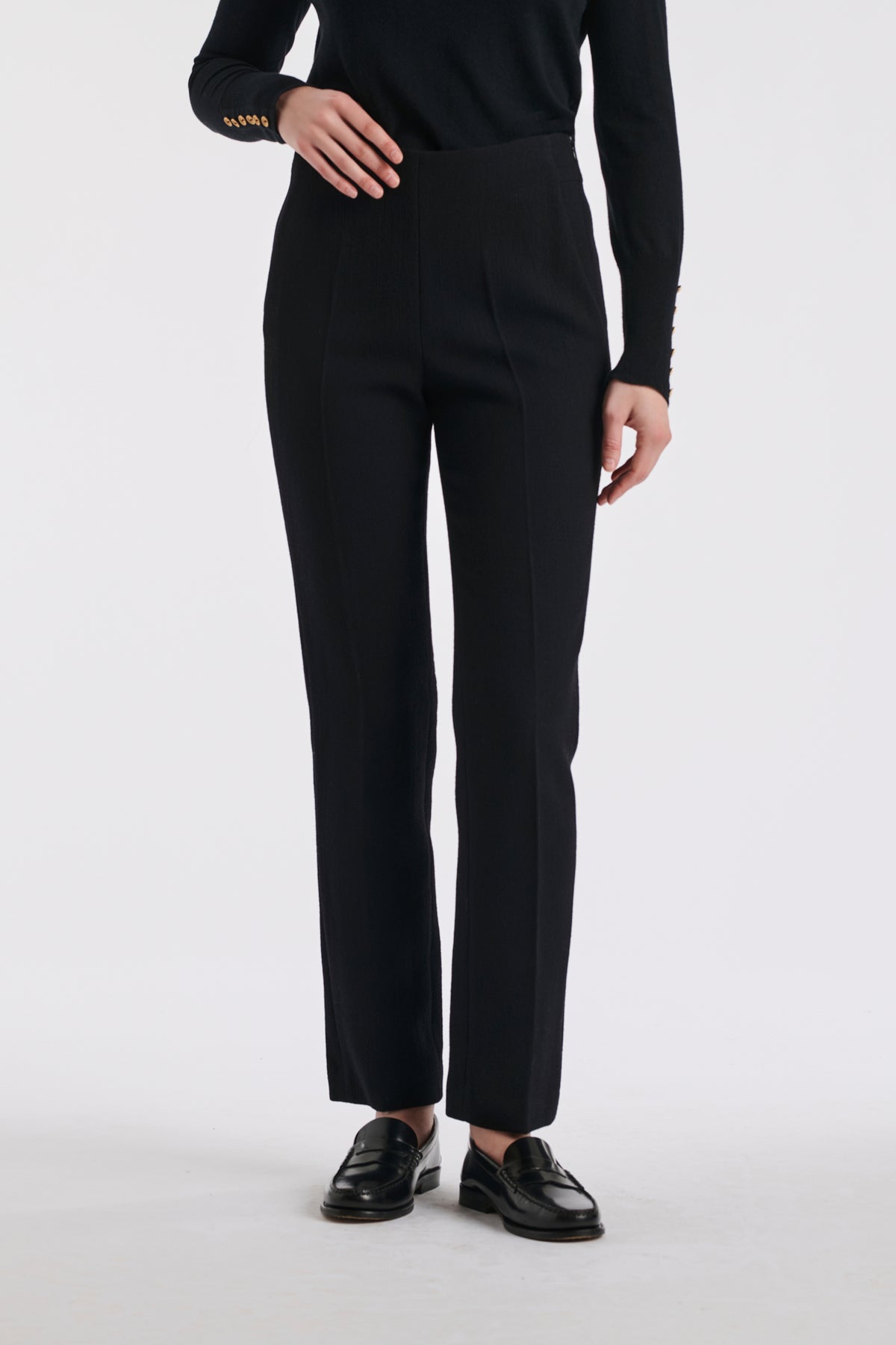 Pantalon cigarette en crêpe de laine