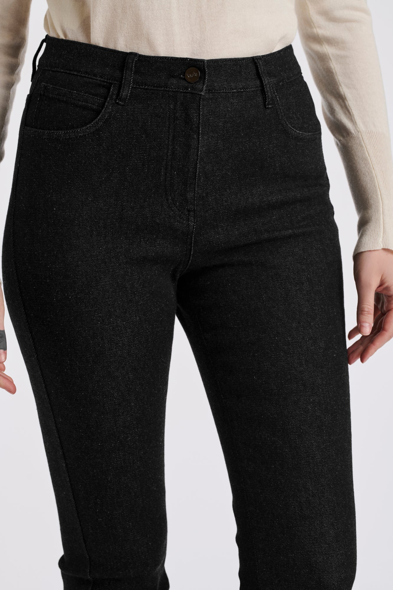 Straight-leg jeans
