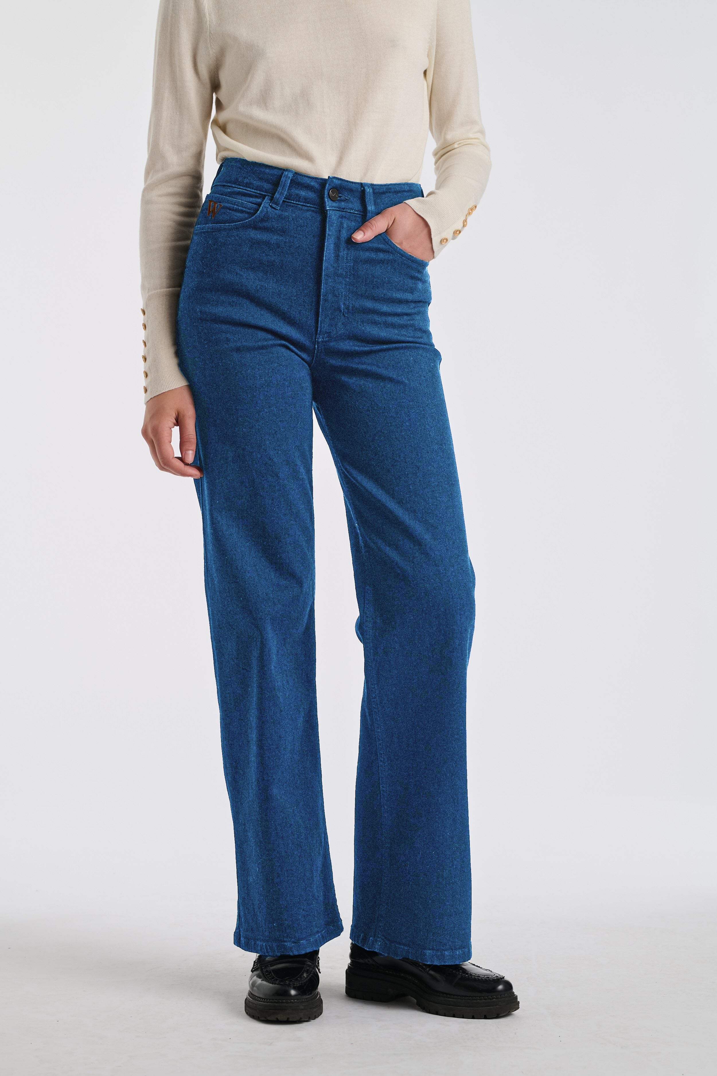 Wide-leg jeans
