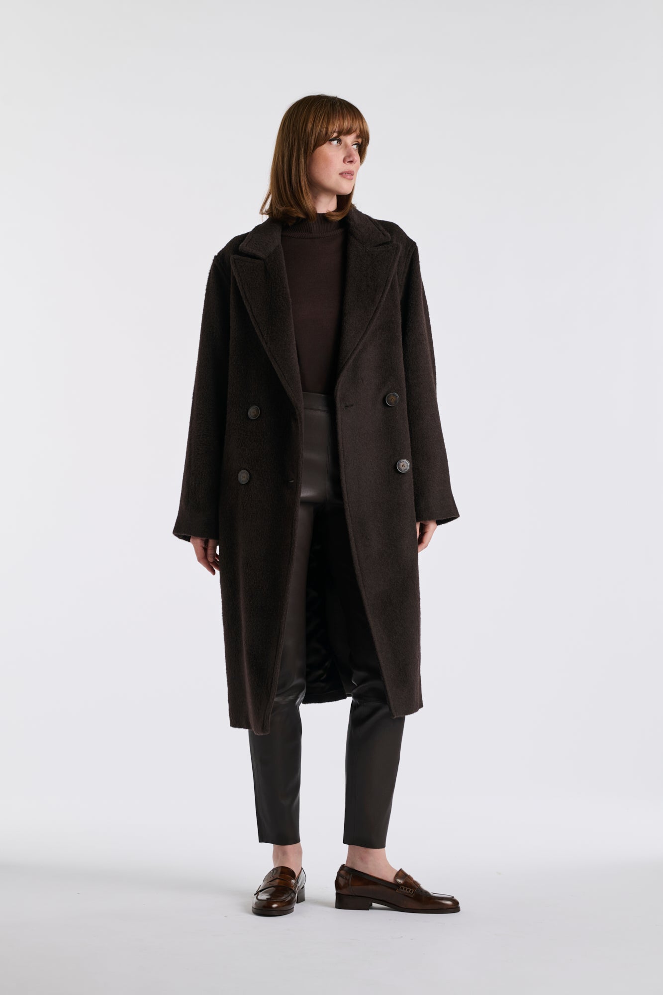 Manteau à double boutonnage en laine vierge