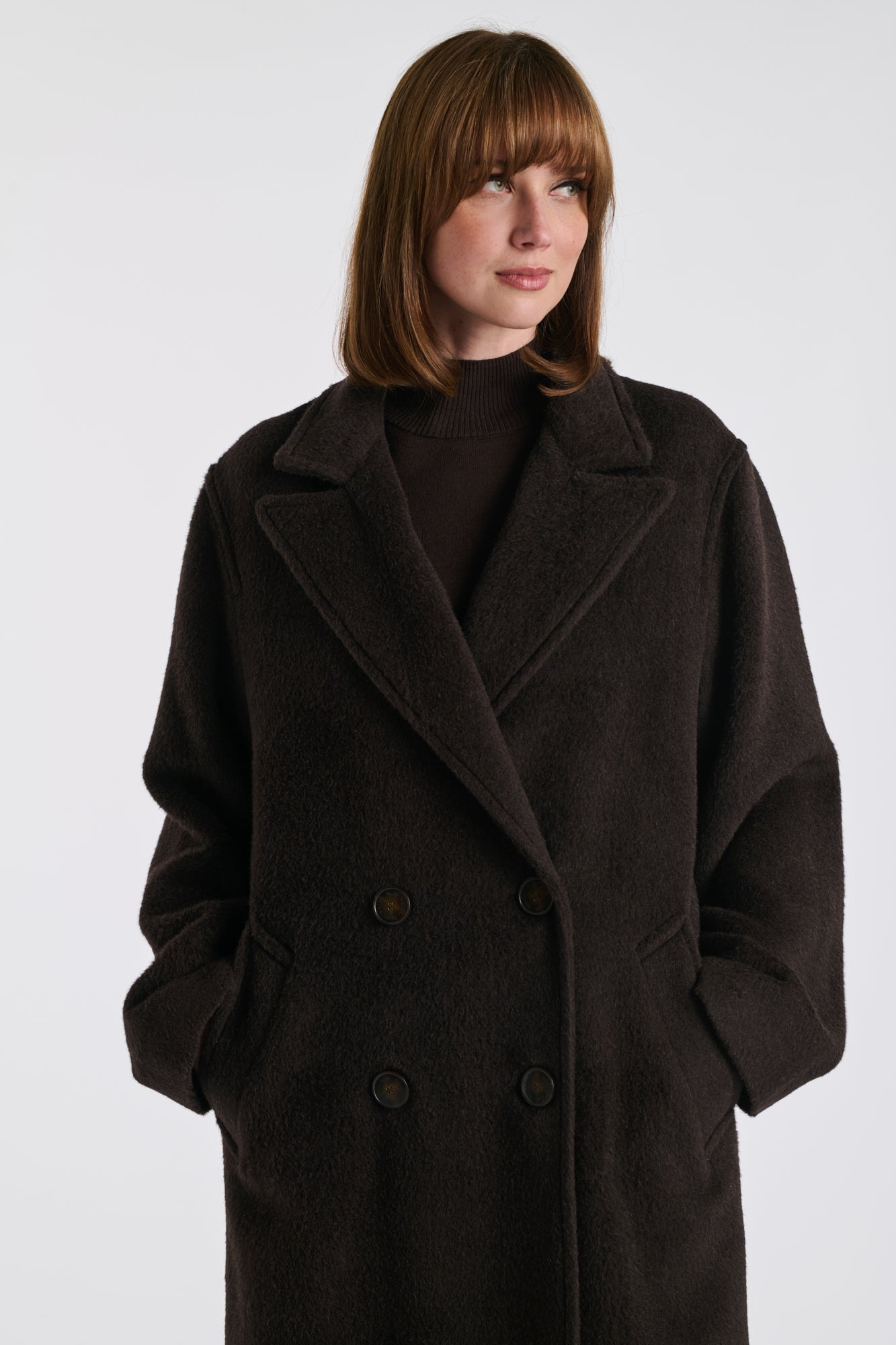 Manteau à double boutonnage en laine vierge
