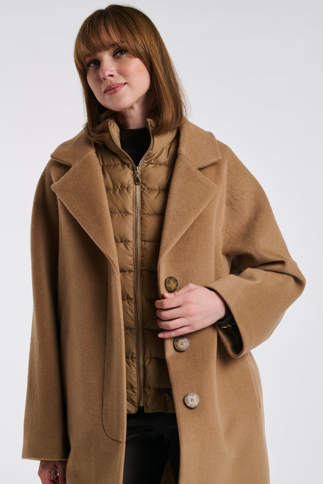 Virgin wool and ultra-light down coat