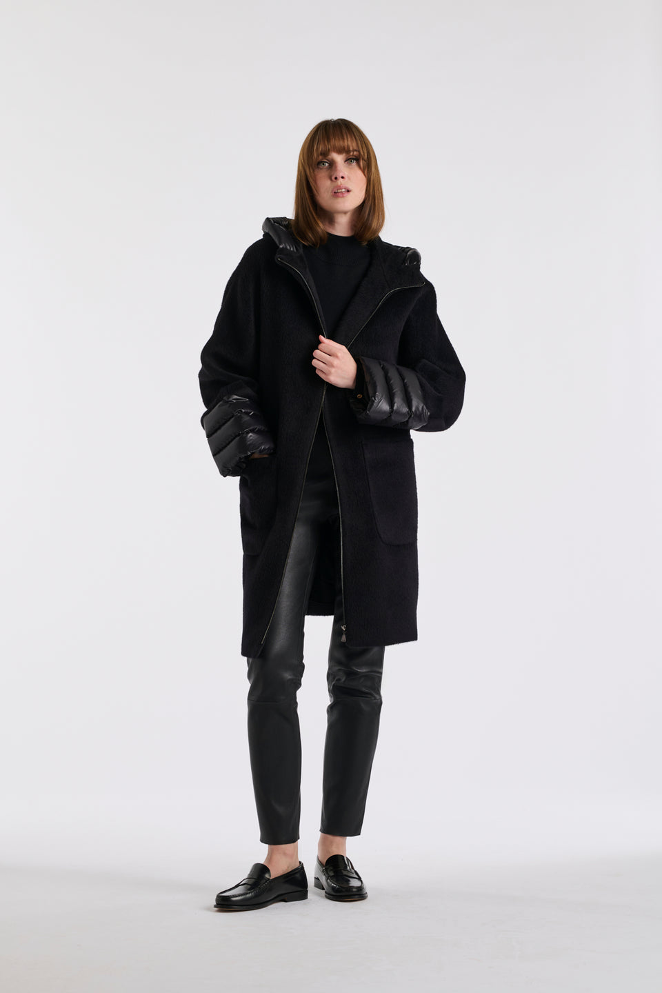 Manteau à capuche en laine vierge matelassé