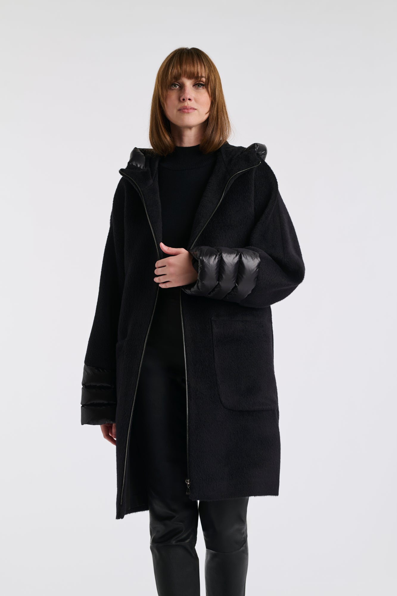 Manteau à capuche en laine vierge matelassé